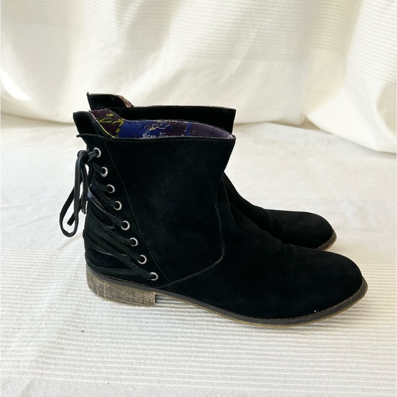 Betsey Johnson Black Suede Becan Boots - Picture 4 of 13
